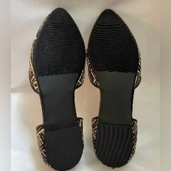 ISSAC MIZRAHI Black and Beige Women's Shoes - Picture 2 of 6